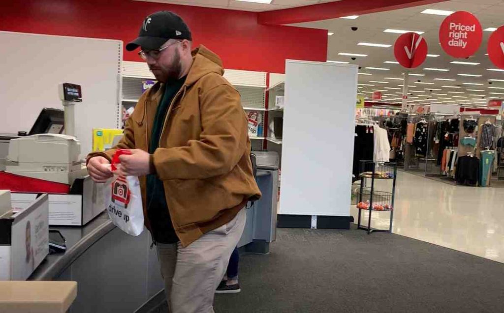 Pronto ambassador picking up items at a store